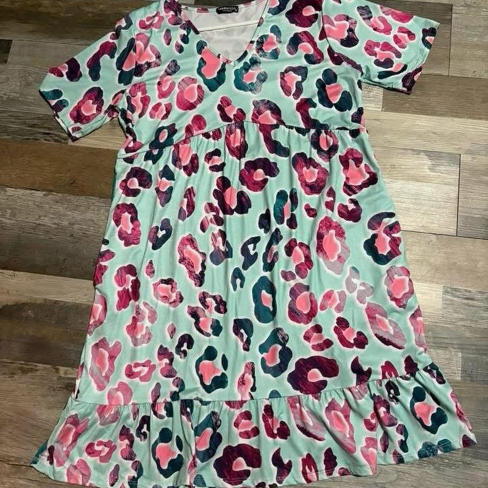 New women’s med dress